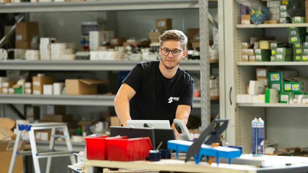 Od praktyk do pracy w uesa. Historia Jakuba, naszego Elektromontera Automatyka