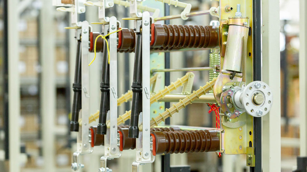 Rozłączniki wnętrzowe SN – dla bezpiecznych i wytrzymałych sieci rozdzielczych