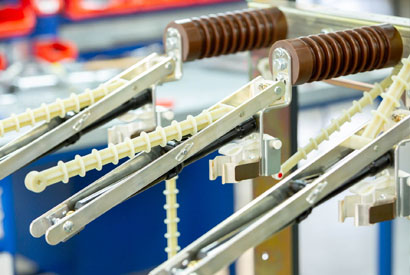 Rozłączniki wnętrzowe SN – dla bezpiecznych i wytrzymałych sieci rozdzielczych