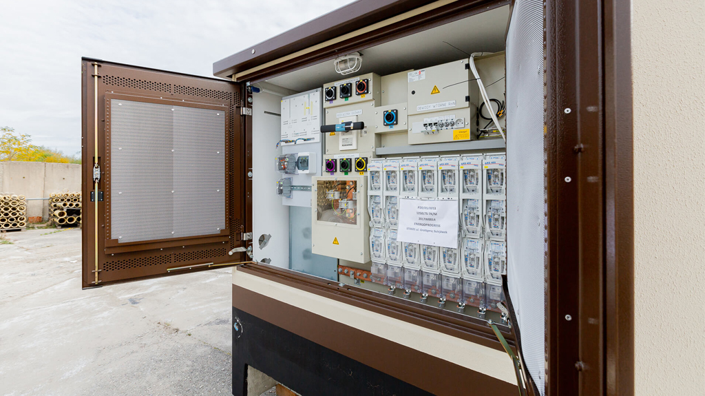 Stacja transformatorowa – jak działa i jak wybrać odpowiednie urządzenie