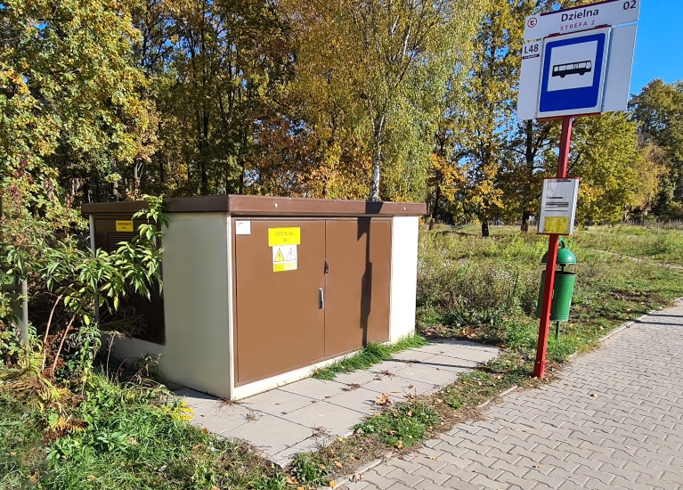 Stacja transformatorowa kompaktowa vs. stacja słupowa