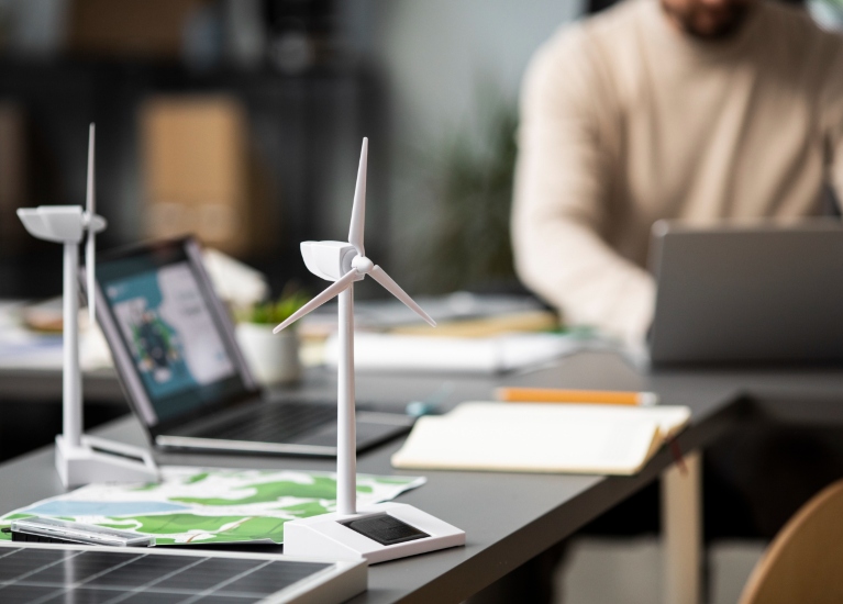 Odnawialne źródła energii w Polsce – jakie wyzwania stawiają przed branżą energetyczną?