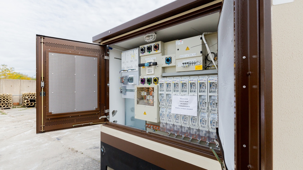 Stacja transformatorowa z monitoringiem – czym jest i dlaczego warto ją zastosować?