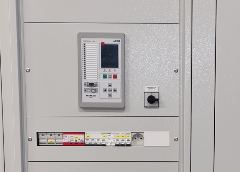 Innowacyjne rozwiązanie dla Elektrowni OZE: Rozdzielnice niskiego napięcia z funkcją zero eksport