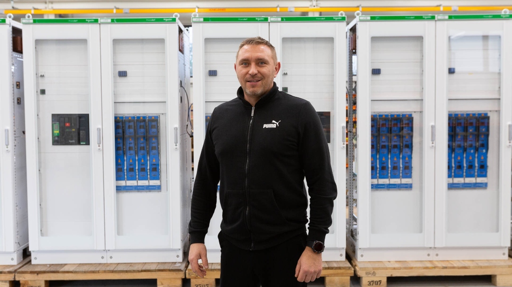 Największa rozdzielnica naszej produkcji – poznaj nową realizację uesy