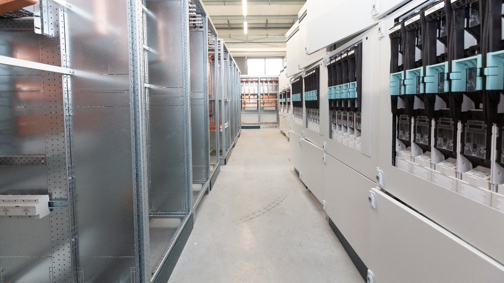 Nowoczesna rozdzielnica nN – jak zwiększyć bezpieczeństwo i elastyczność instalacji?