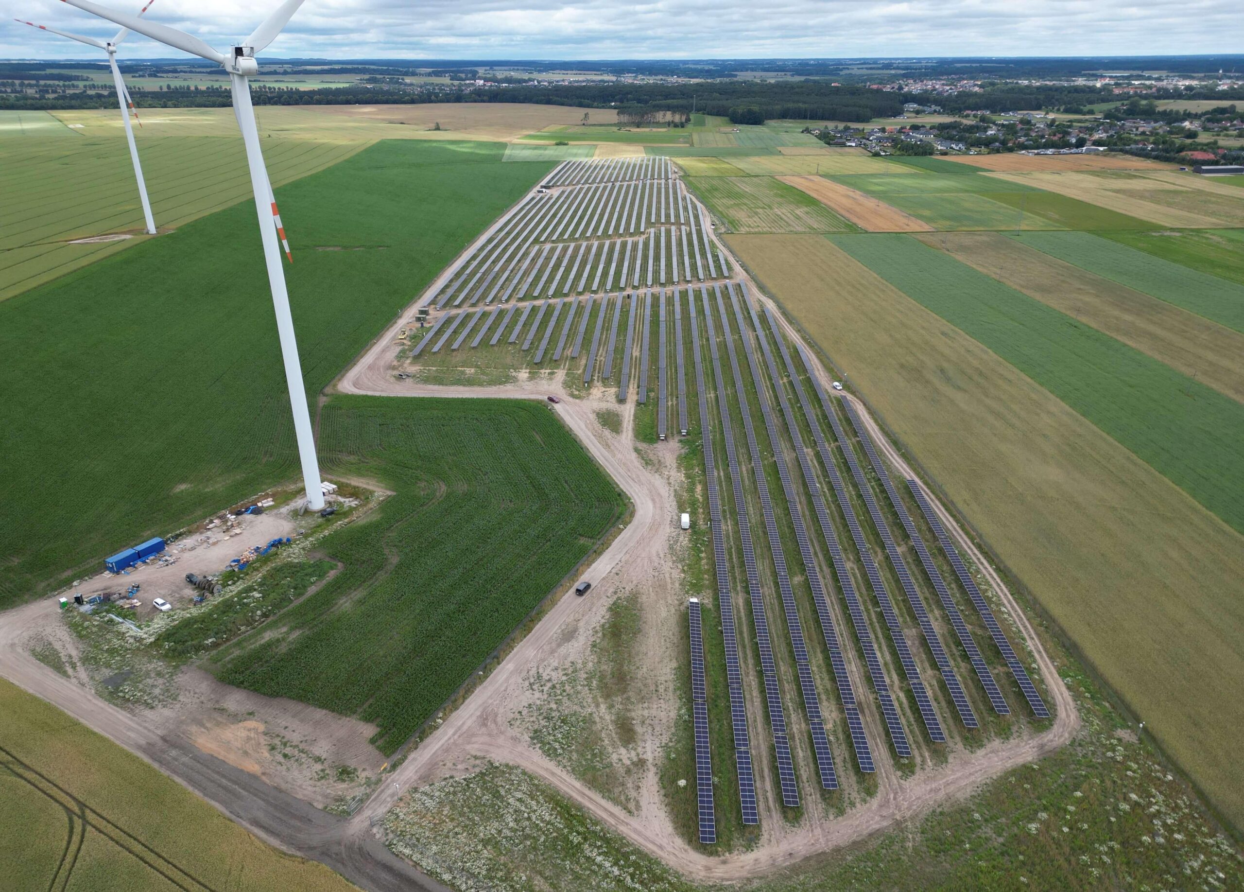 Elastyczność energetyczna: dlaczego nowoczesny obiekt musi być gotowy na zmienny pobór, OZE, magazyny energii i elektromobilność?